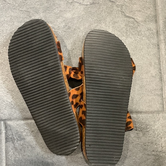 Leopard Sandals - Picture 2 of 2